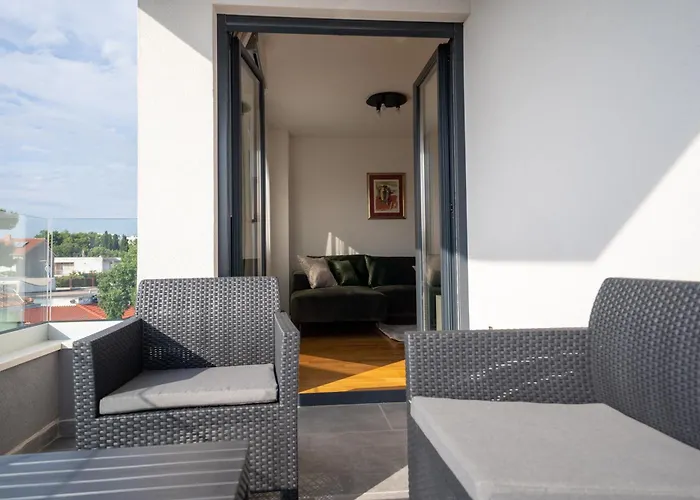 Mistral Retreat *