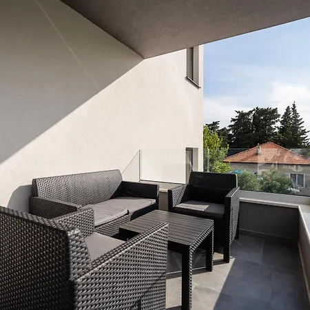 Mistral Retreat 자다르