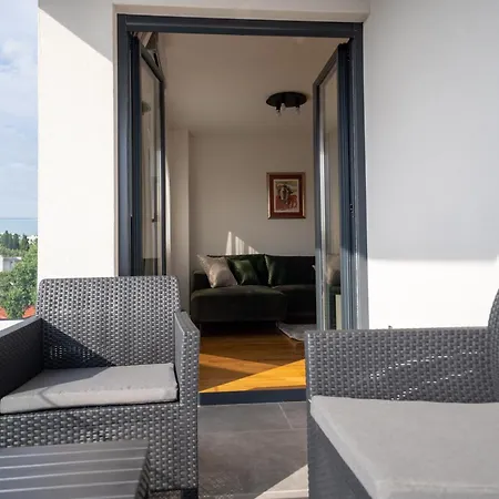 Mistral Retreat *
