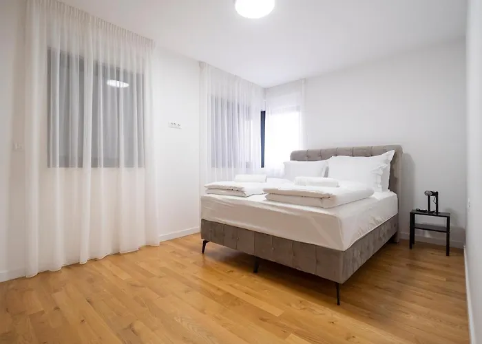 Апартаменты Mistral Retreat *